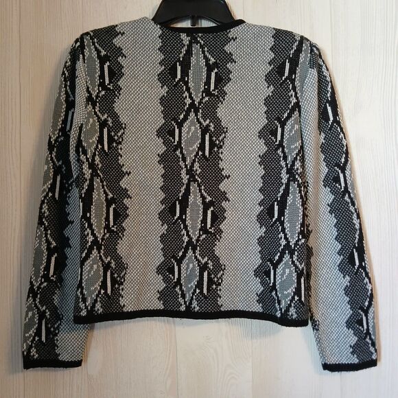 Mita Women's Size 2P Black Gray Reptile Print Zip-Up Fuzzy Sweater Jacket - Picture 2 of 9